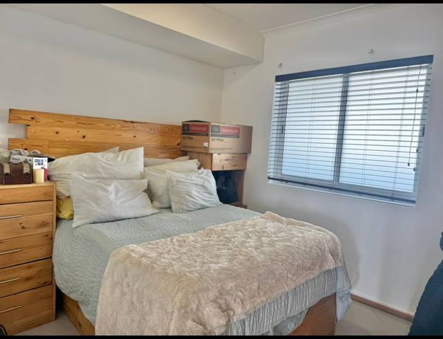 2 BEDROOM APARTMENT TO LET IN BEACHFRONT